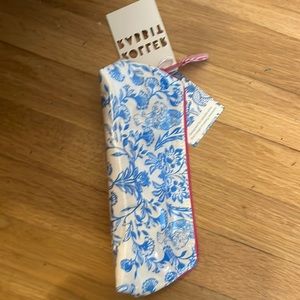 Roller rabbit makeup cosmetic bag (“Antona mix”)